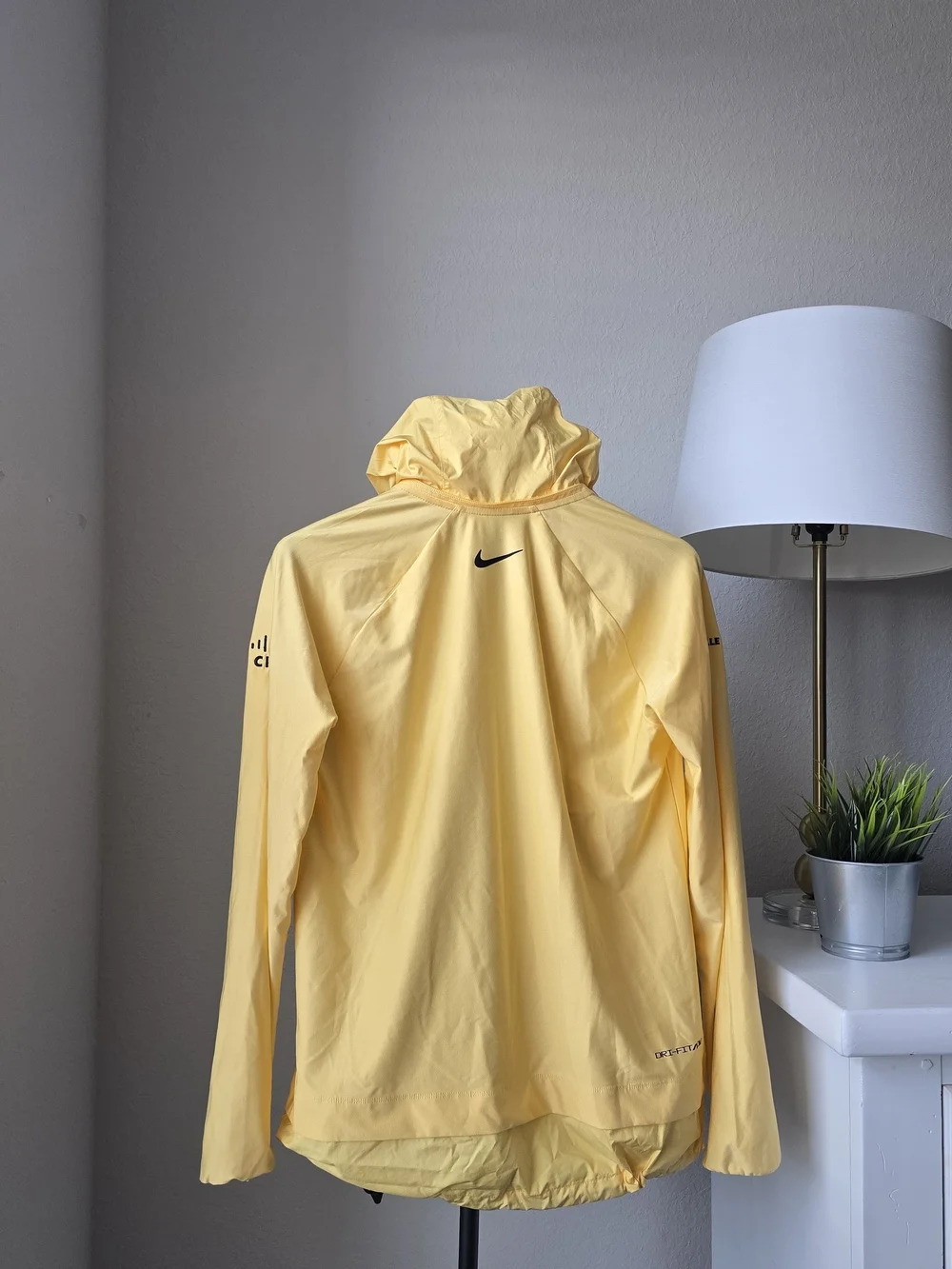 Nike Dri-FIT ADV Women's L Yellow 1/2 Zip Pullover Jacket Hooded Running